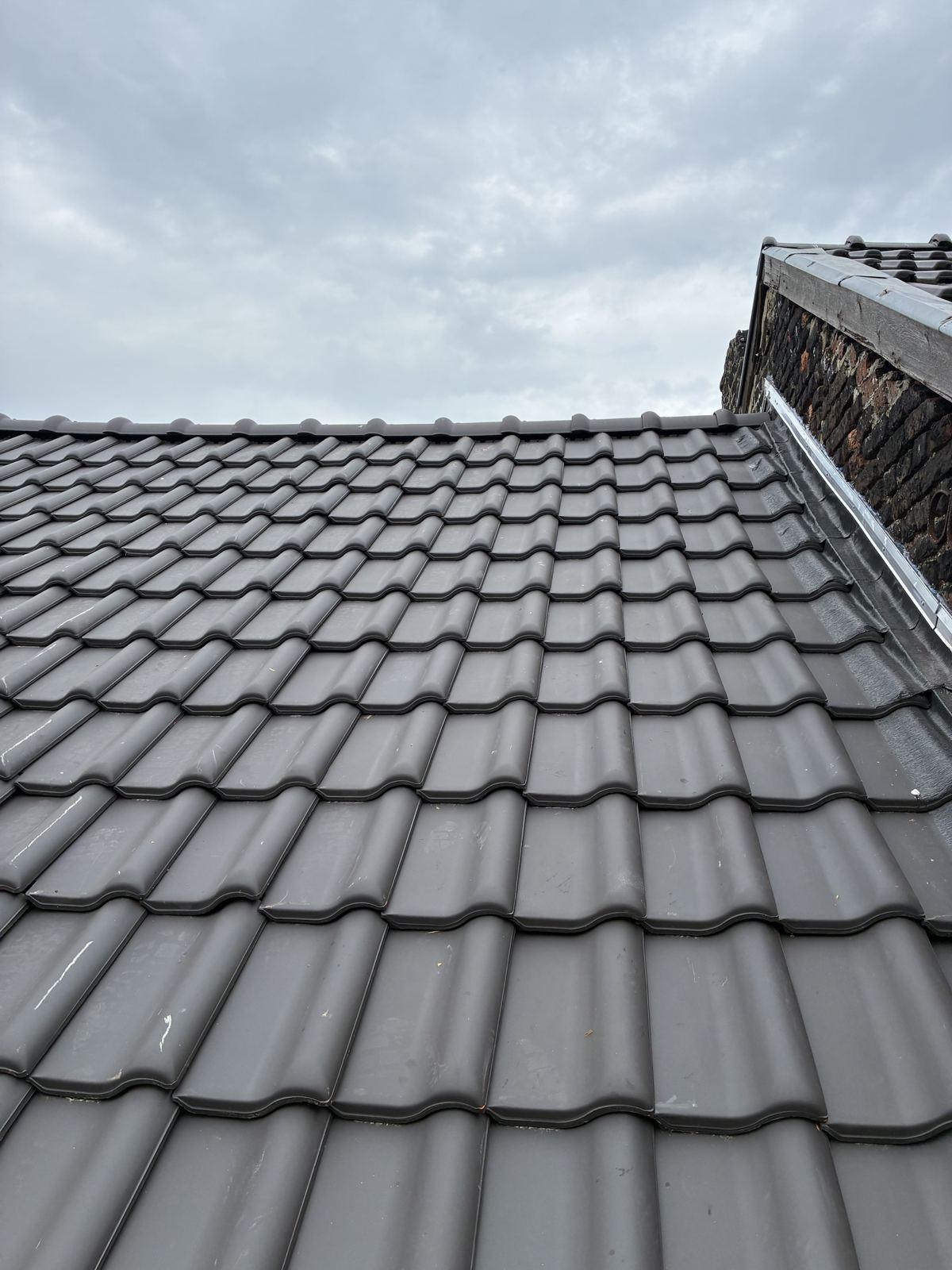 Toiture en tuiles neuves et solins